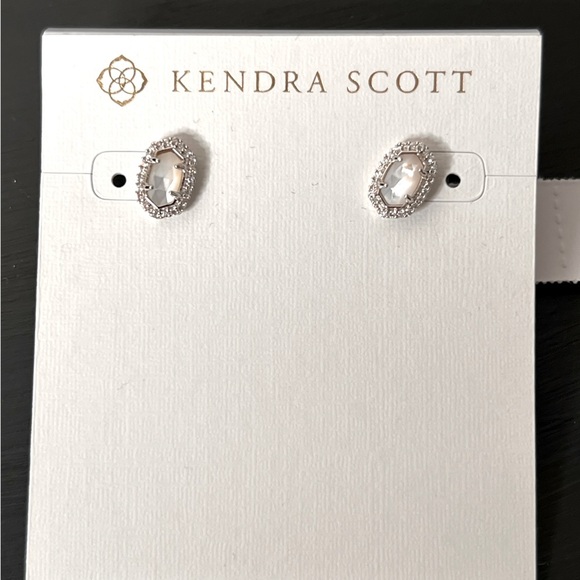 Kendra Scott Cade Stud Earrings, Mother of Pearl/ Silver NWT - Picture 2 of 4